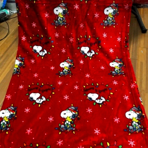 CHRISTMAS Berkshire SNOOPY "Merry and Bright" Soft Christmas Throw Blanket - Picture 7 of 12